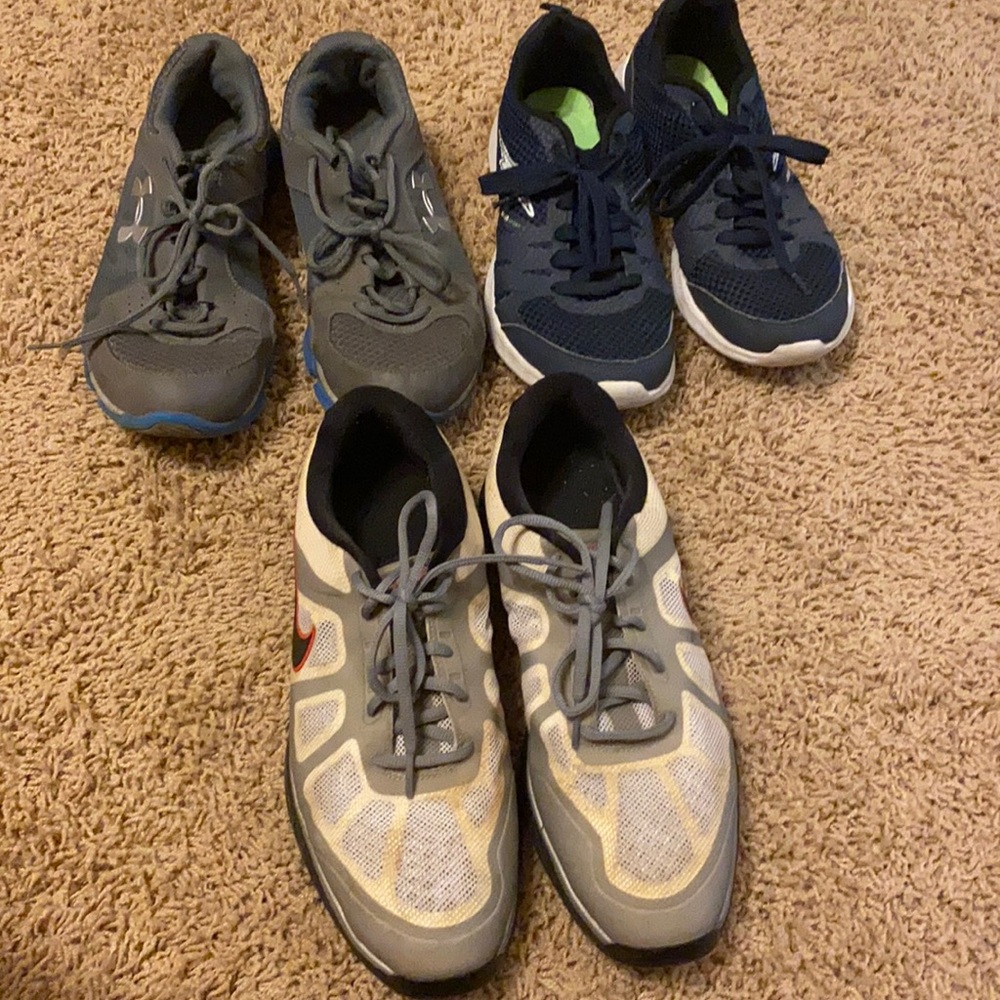 3 pairs of men’s athletic shoes